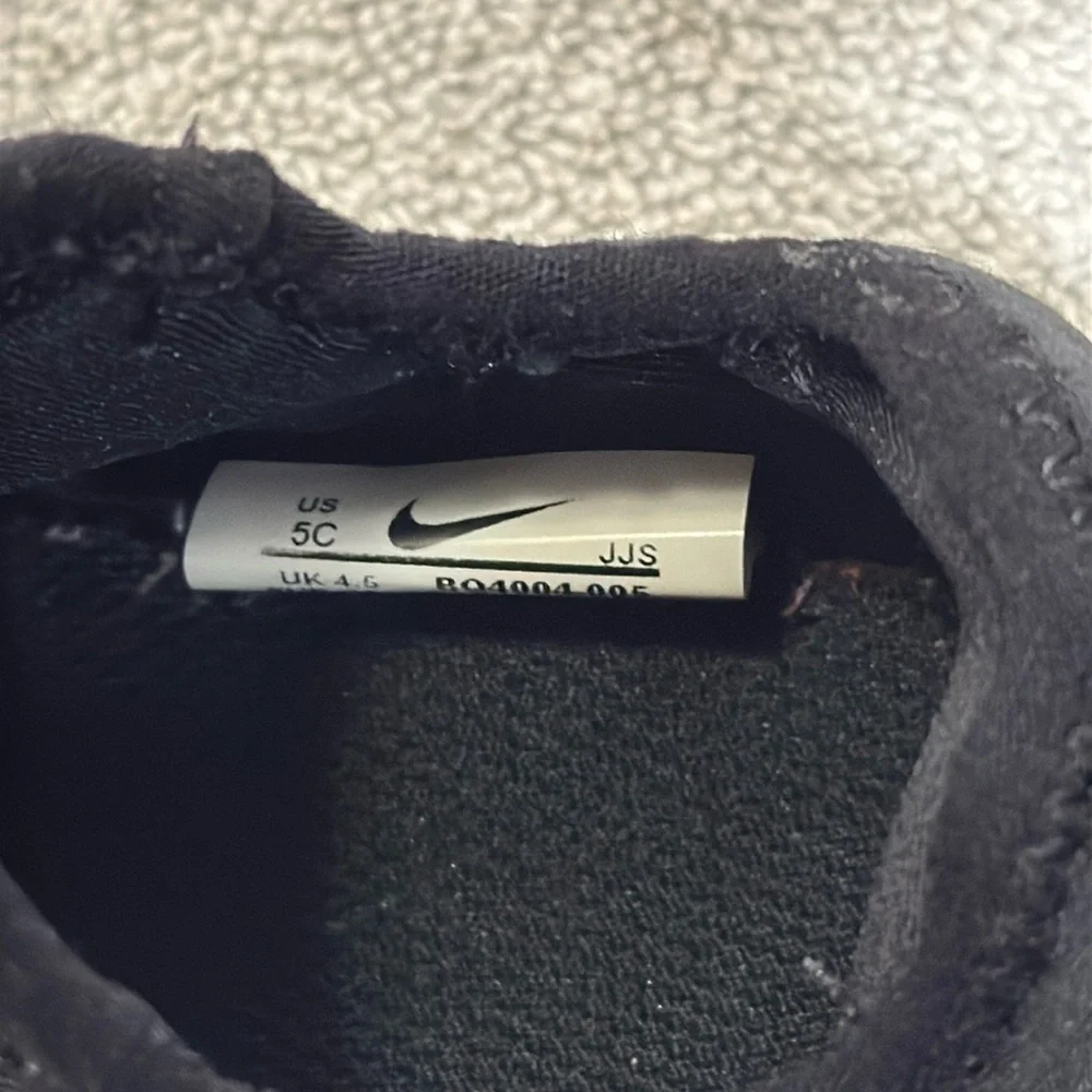 Nike Presto sneakers toddler size 5 Black‎ Sneaker shoe Durable  slip on